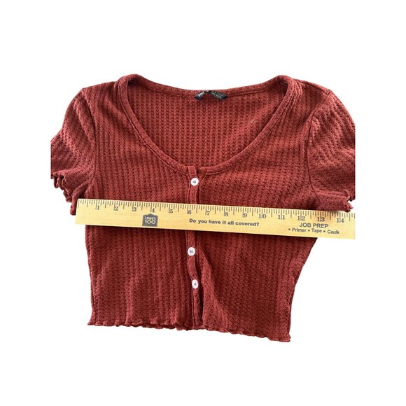 Shein Ribbed Knit Cropped Top XS Rust Red Button Up Lettuce Hem Casual Holidays - Picture 5 of 6
